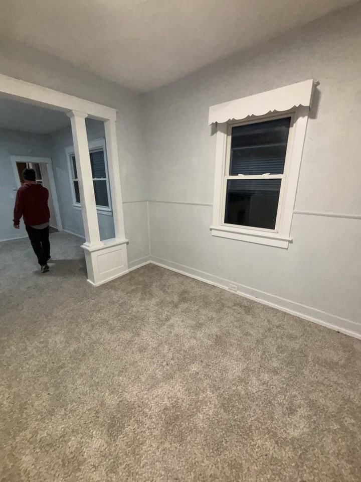 2321 Greenwood Ave - Photo 7 of 10