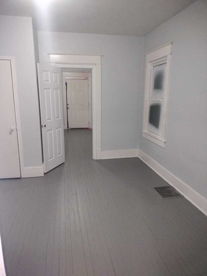 2503 Dumesnil St - Photo 3 of 9