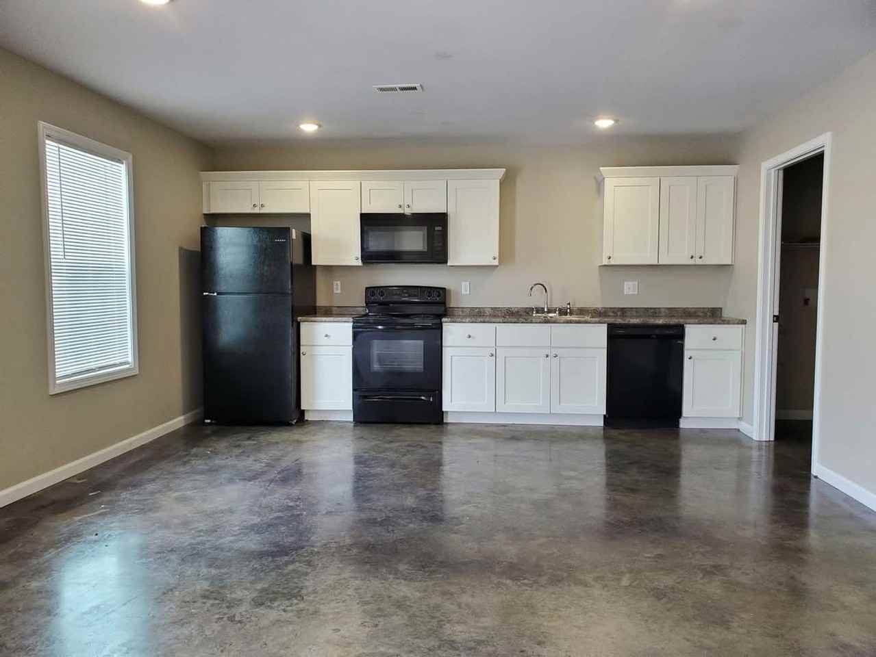 192 Cane Creek Ln - Photo 2 of 11