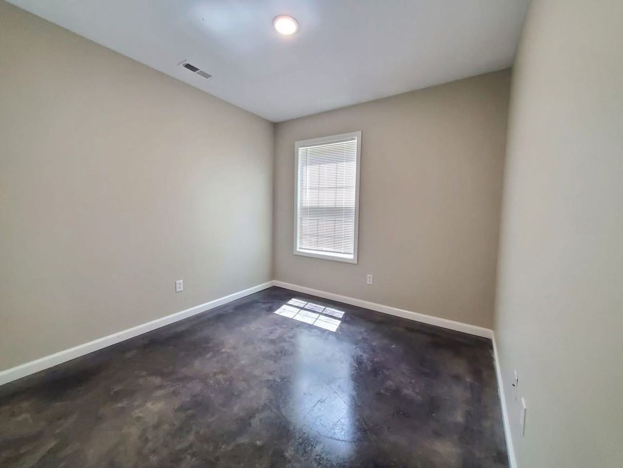 192 Cane Creek Ln - Photo 7 of 11