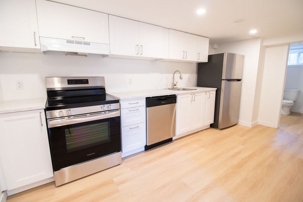 58 Churchill Ave - Photo 4 of 12