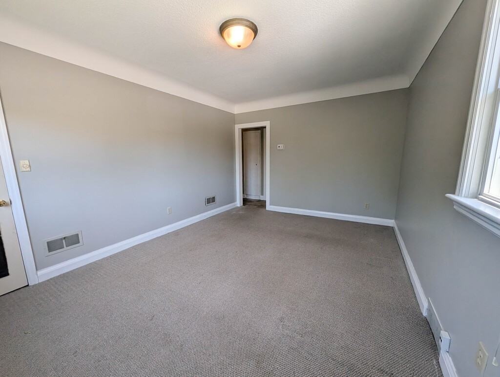 106 Haig St - Photo 3 of 18