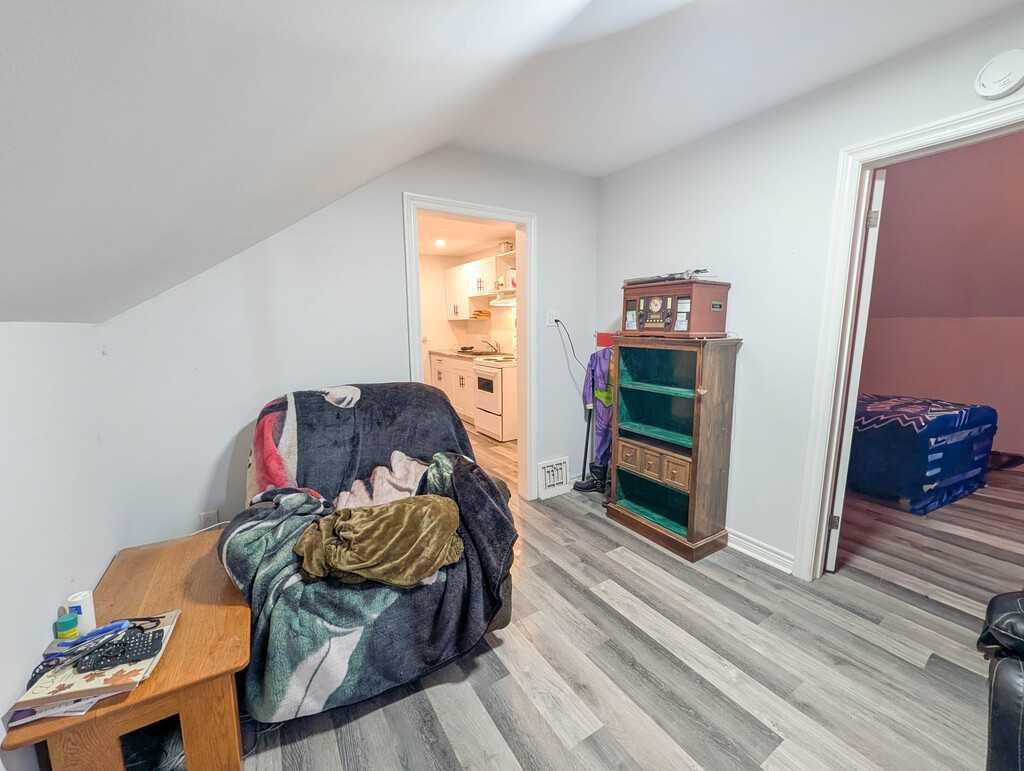191 Burgar Street - 4 - Photo 3 of 11
