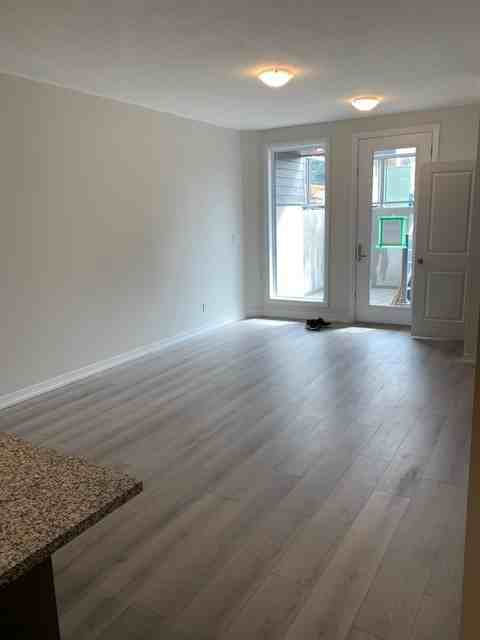 261 Woodbine Ave - Photo 7 of 25