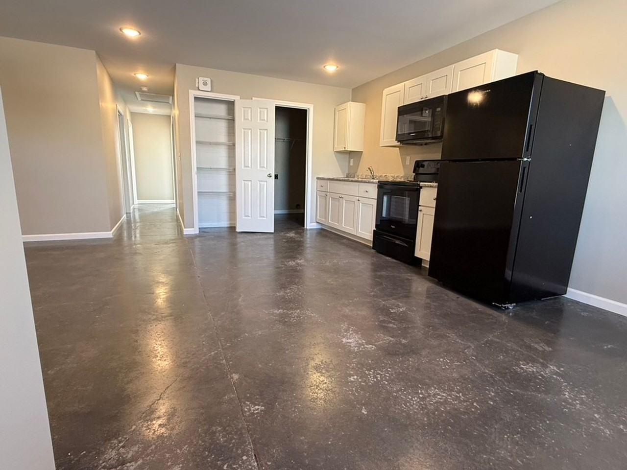 98 98 Presley Ave - Photo 4 of 9