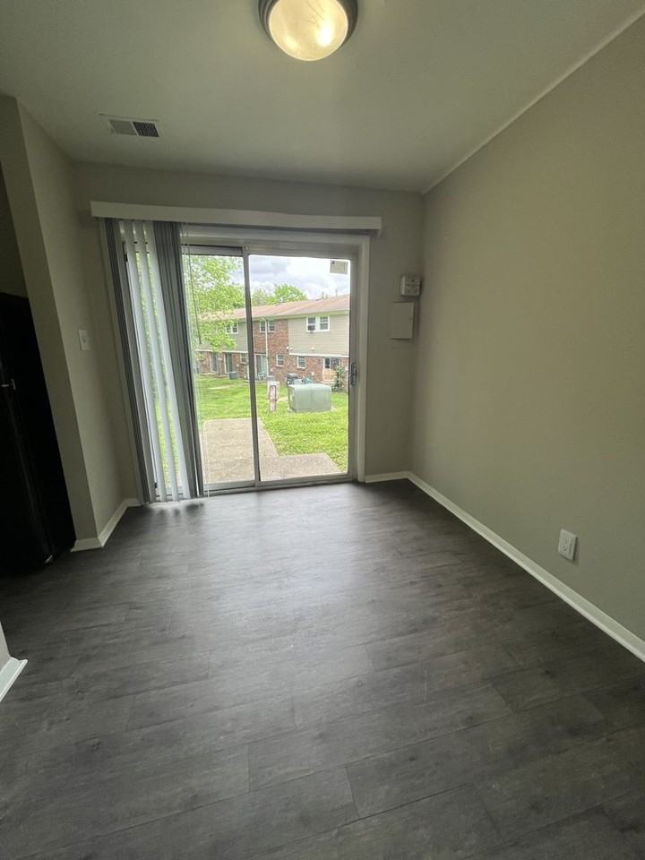 4611 Rolling Ridge Ct - Photo 2 of 12