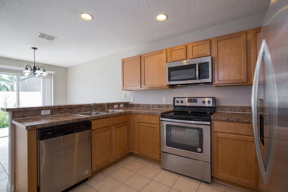 1725 Portcastle Cir - Photo 6 of 14