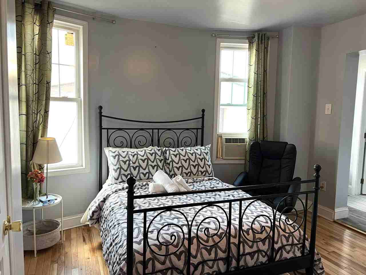 5023 Spruce St - Photo 2 of 17