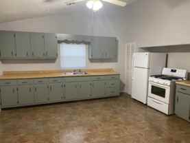 165 Midway Dr #D - Photo 1 of 1