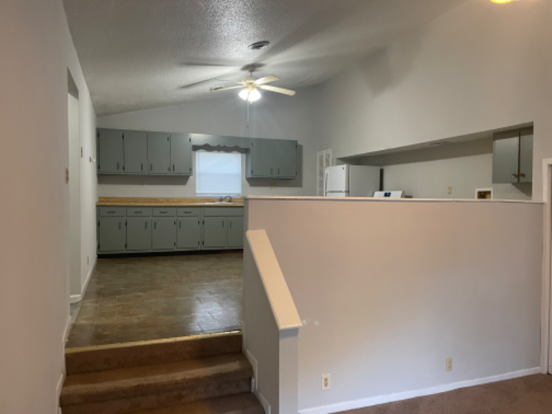 165 Midway Dr #D - Photo 4 of 12