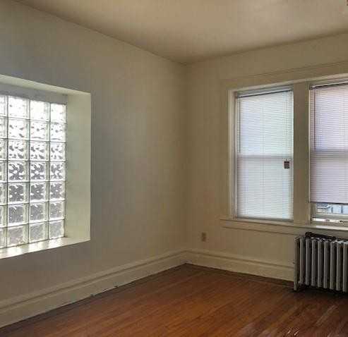 168 S Clinton St - Photo 5 of 6