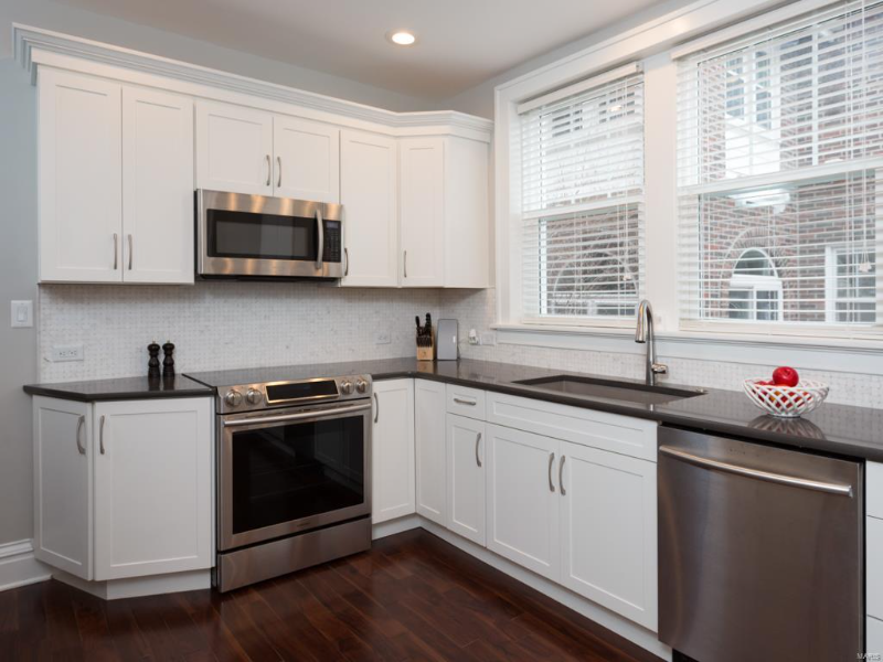 6634 Pershing Ave - Photo 4 of 18