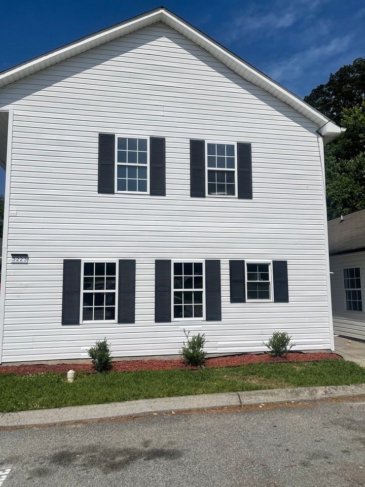3223 Summit Ave #A - Photo 3 of 20