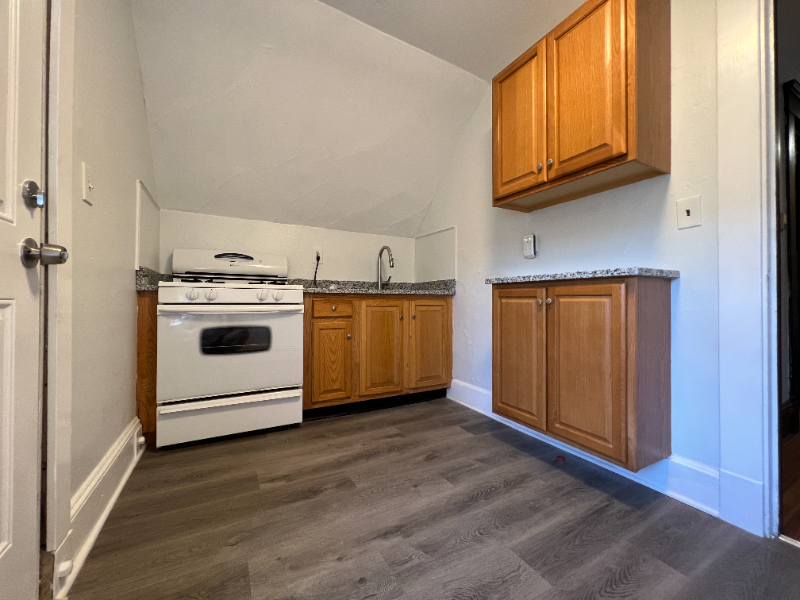 739 Whitney Ave #3 - Photo 3 of 12