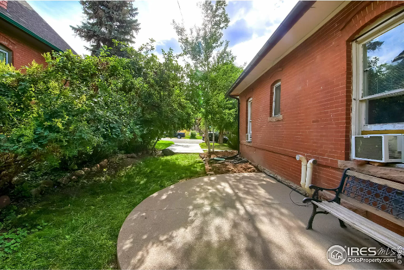 940 15th St - Photo 6 of 38