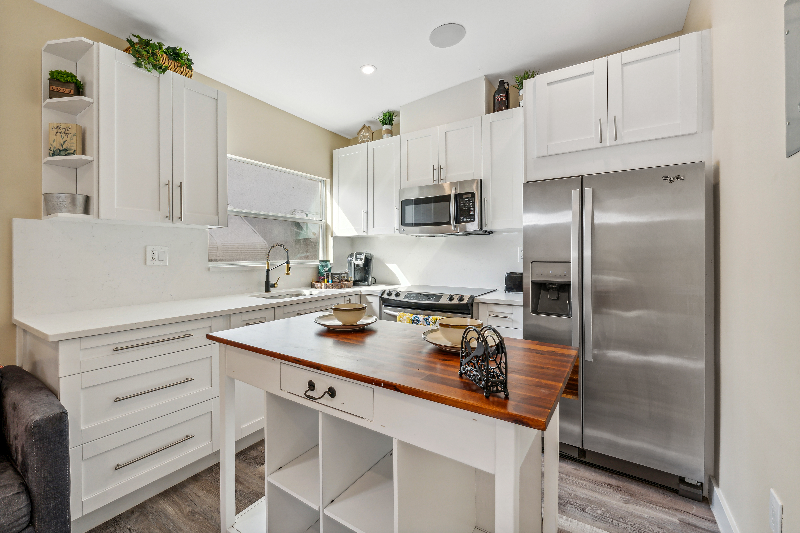 1030 N F St #2 - Photo 4 of 17