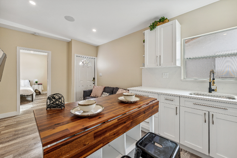 1030 N F St #2 - Photo 5 of 17