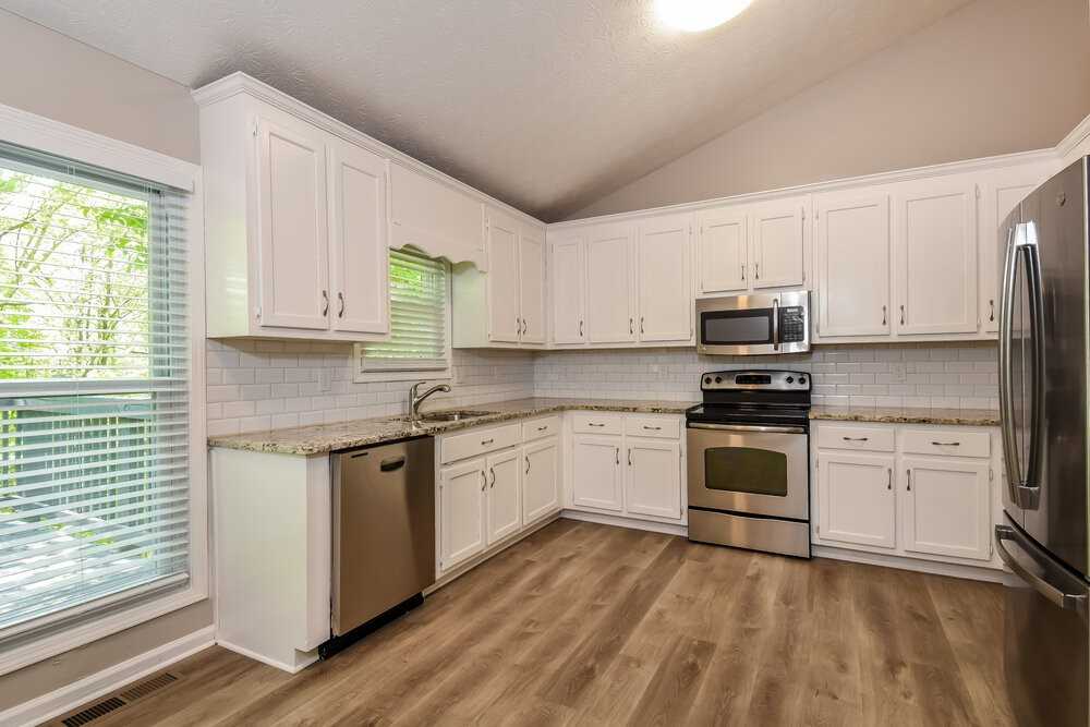 580 Toonigh Rd - Photo 7 of 20
