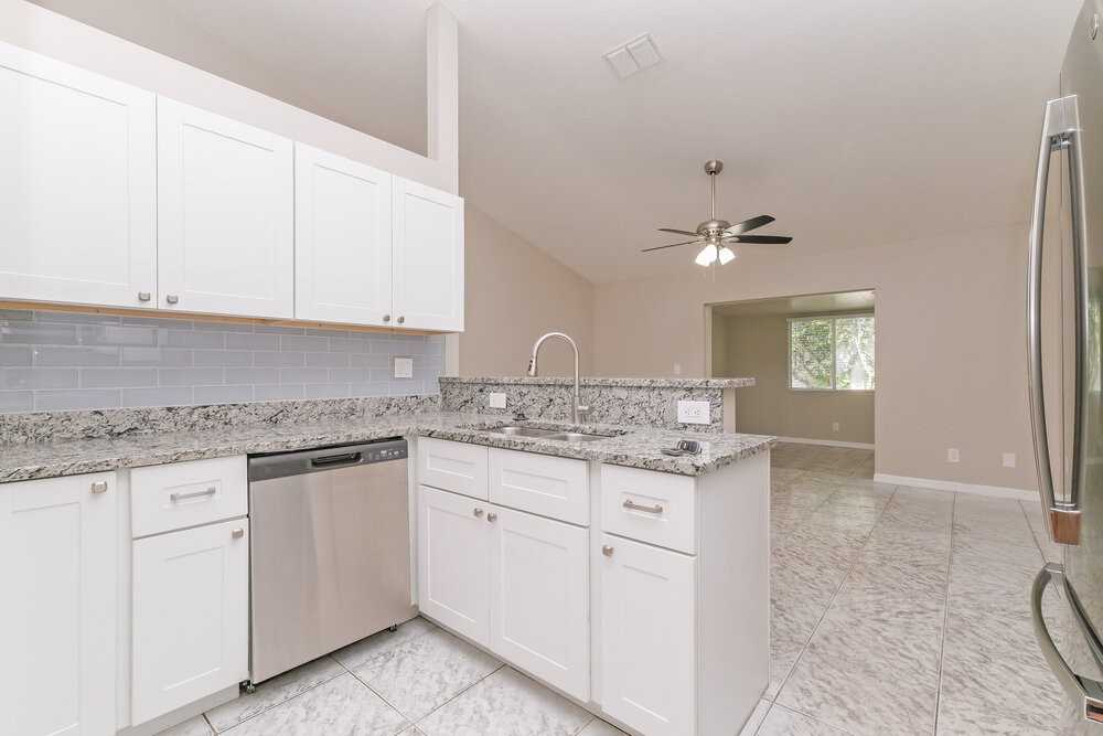 10402 Barnett Loop - Photo 6 of 19