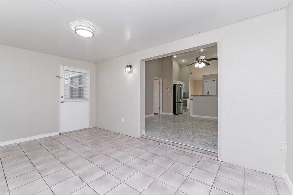 10402 Barnett Loop - Photo 7 of 19