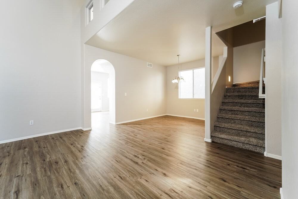 2151 E Briarwood Ter - Photo 4 of 17