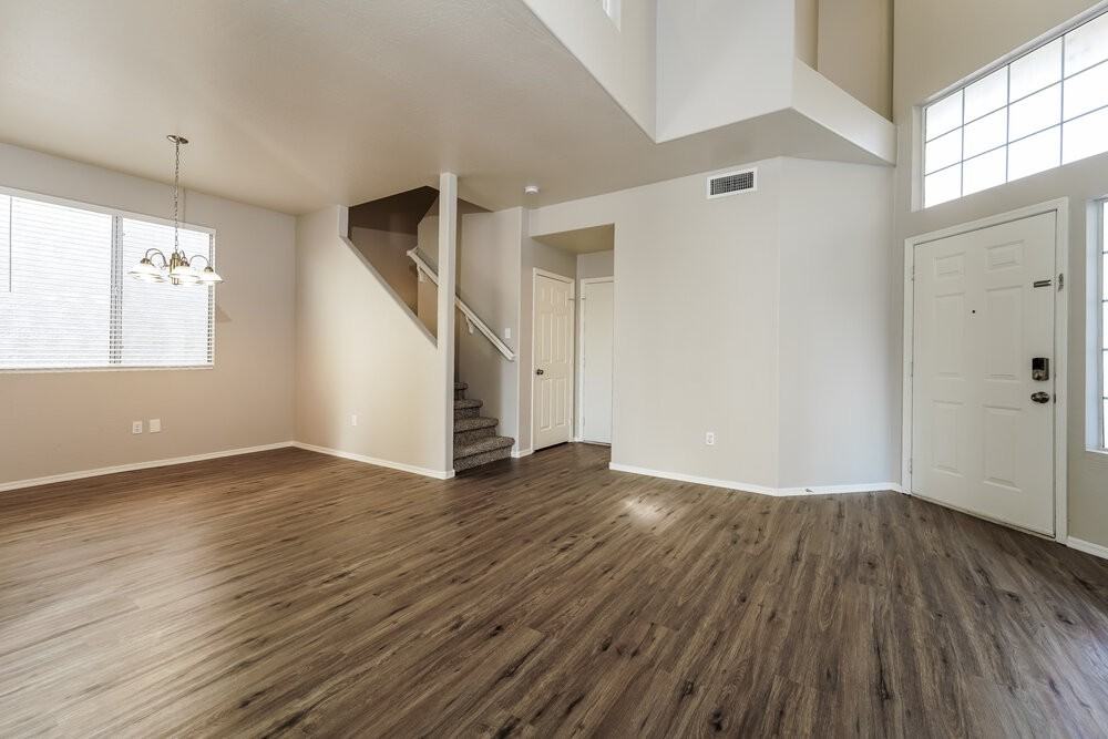 2151 E Briarwood Ter - Photo 5 of 17
