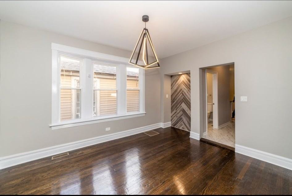 7108 S Champlain Ave #2 - Photo 4 of 11