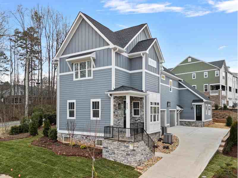 805 Naples Dr