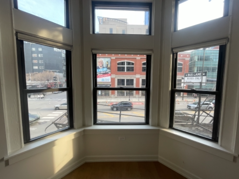 111 W Chicago Ave