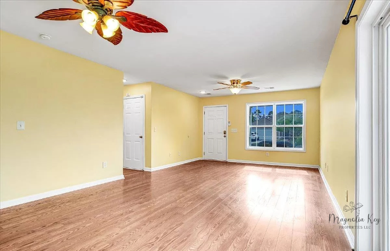 4553 Farm Lake Dr - Photo 7 of 24