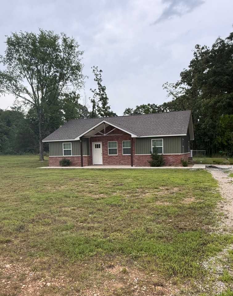88 Rustic Ln