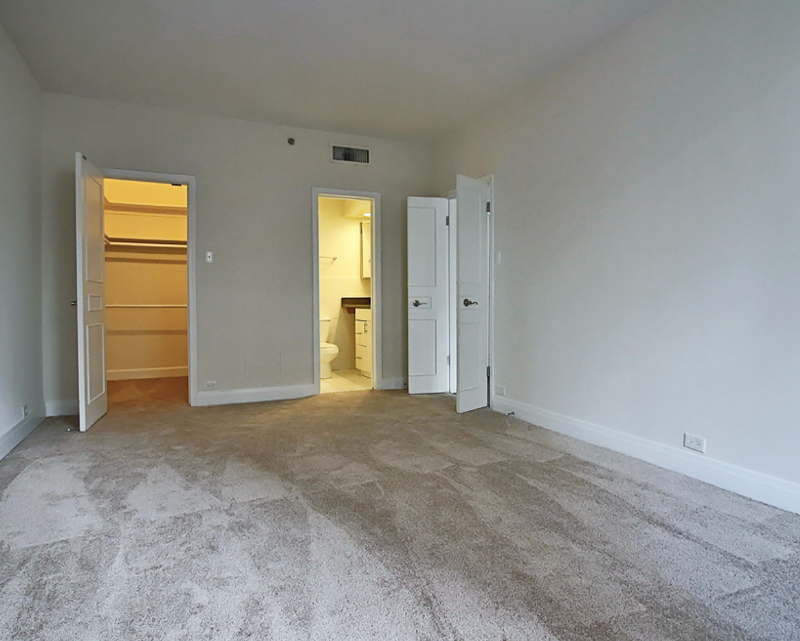 212 E Chestnut St - Photo 5 of 7