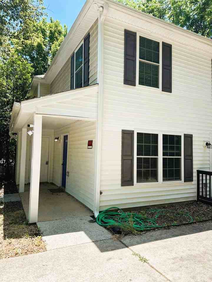 220 Bladen St - Photo 3 of 19