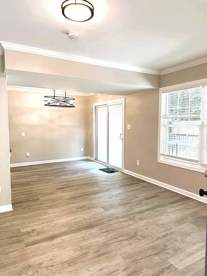 220 Bladen St - Photo 6 of 19