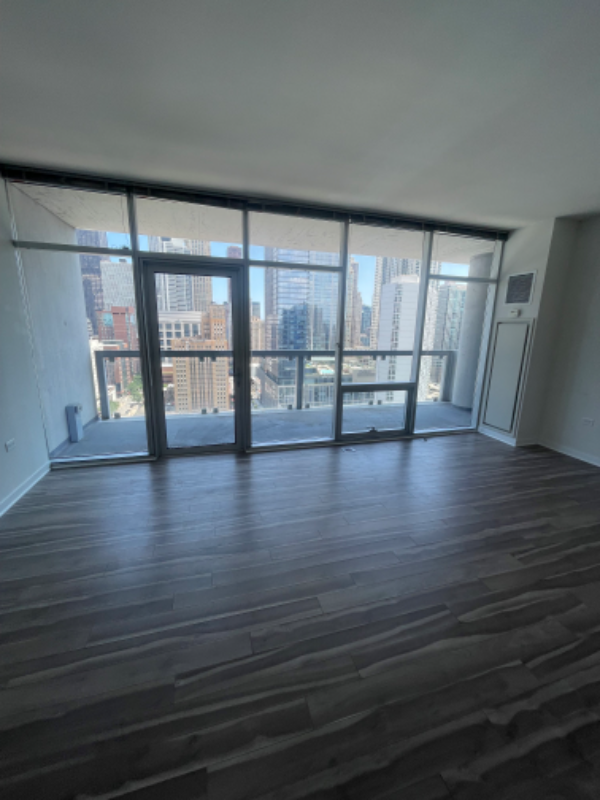 834 N La Salle Dr