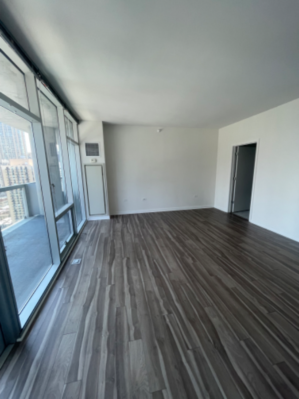 834 N La Salle Dr - Photo 5 of 10