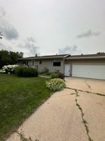 featured image of 909 Crocker Ave S