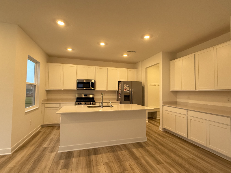 1134 Elmwood Ln - Photo 6 of 20