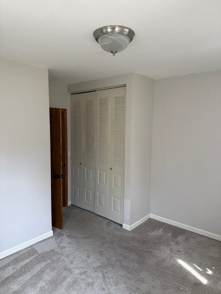 3308 Girard Ave S #101 - Photo 7 of 11