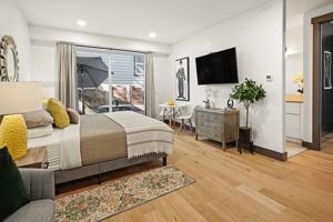 featured image of 1325 Sw Boardwalk Ln