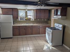 featured image of 815 W 6th St