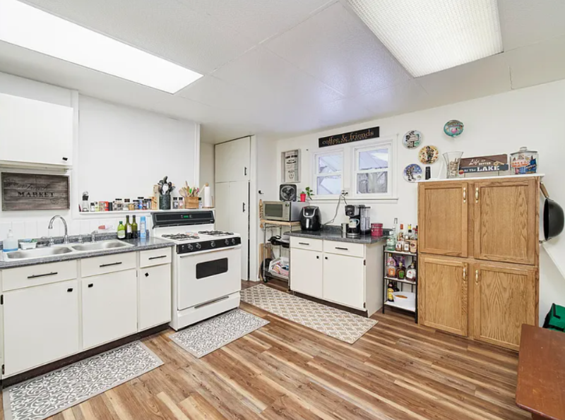 720 E Ludington Ave #1 - Photo 3 of 16