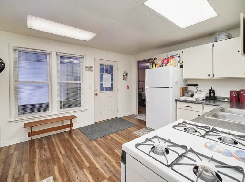 720 E Ludington Ave #1 - Photo 4 of 16