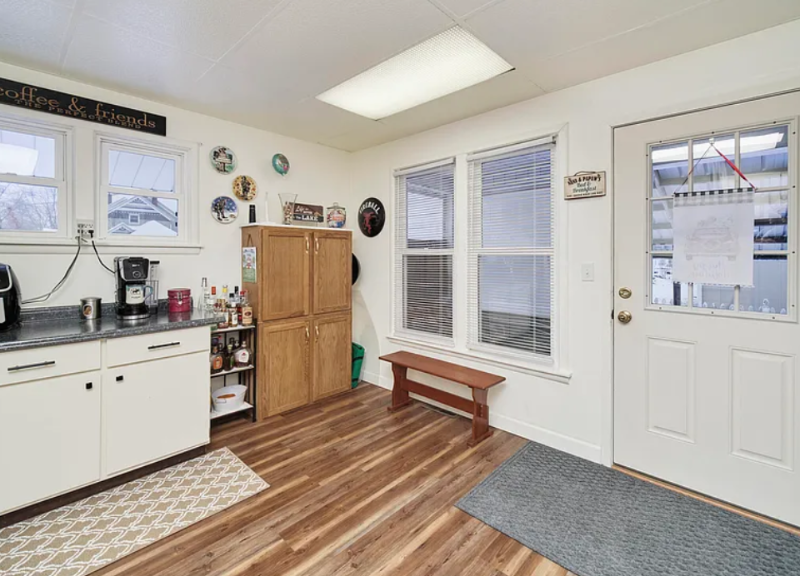 720 E Ludington Ave #1 - Photo 6 of 16