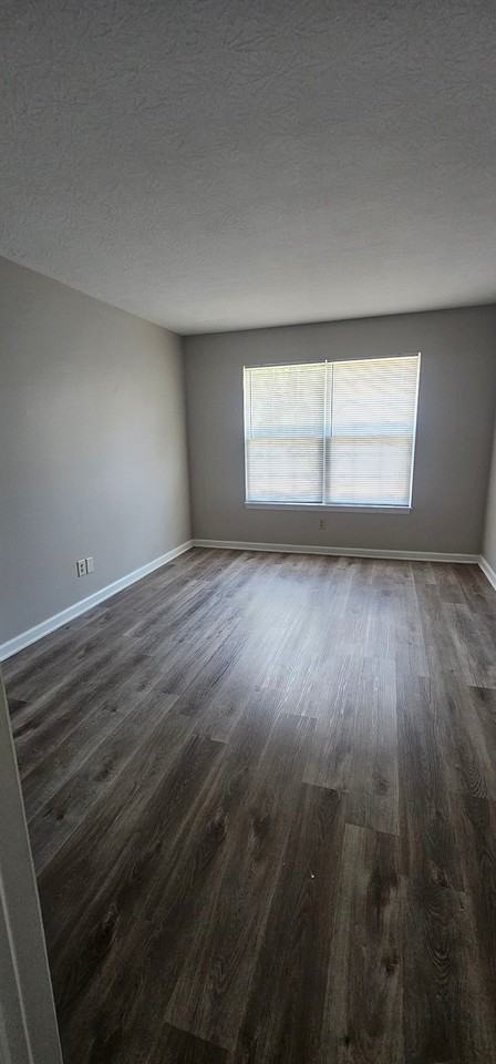 258 E Plane St #9 - Photo 2 of 10
