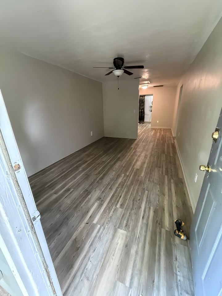 740 Preston St - Photo 2 of 7