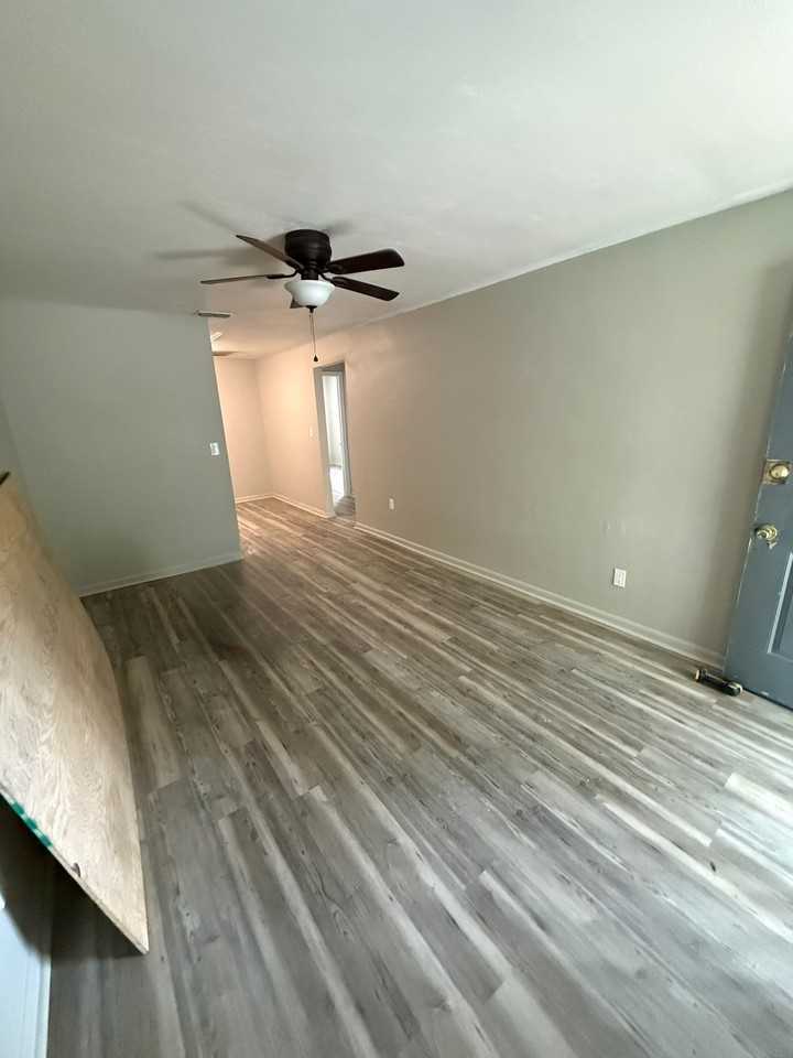 740 Preston St - Photo 3 of 7