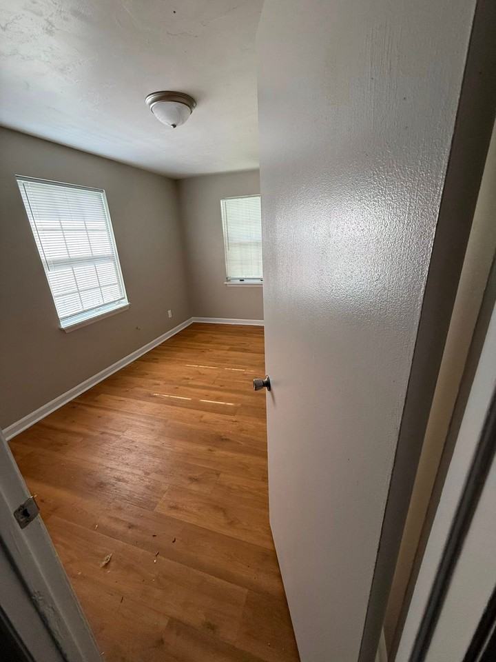 740 Preston St - Photo 6 of 7