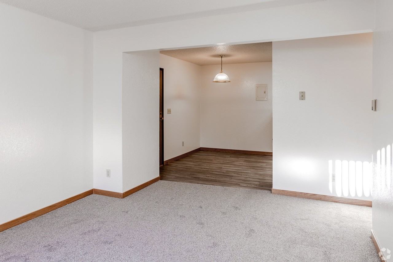 2609 Goettens Way #303 - Photo 4 of 10