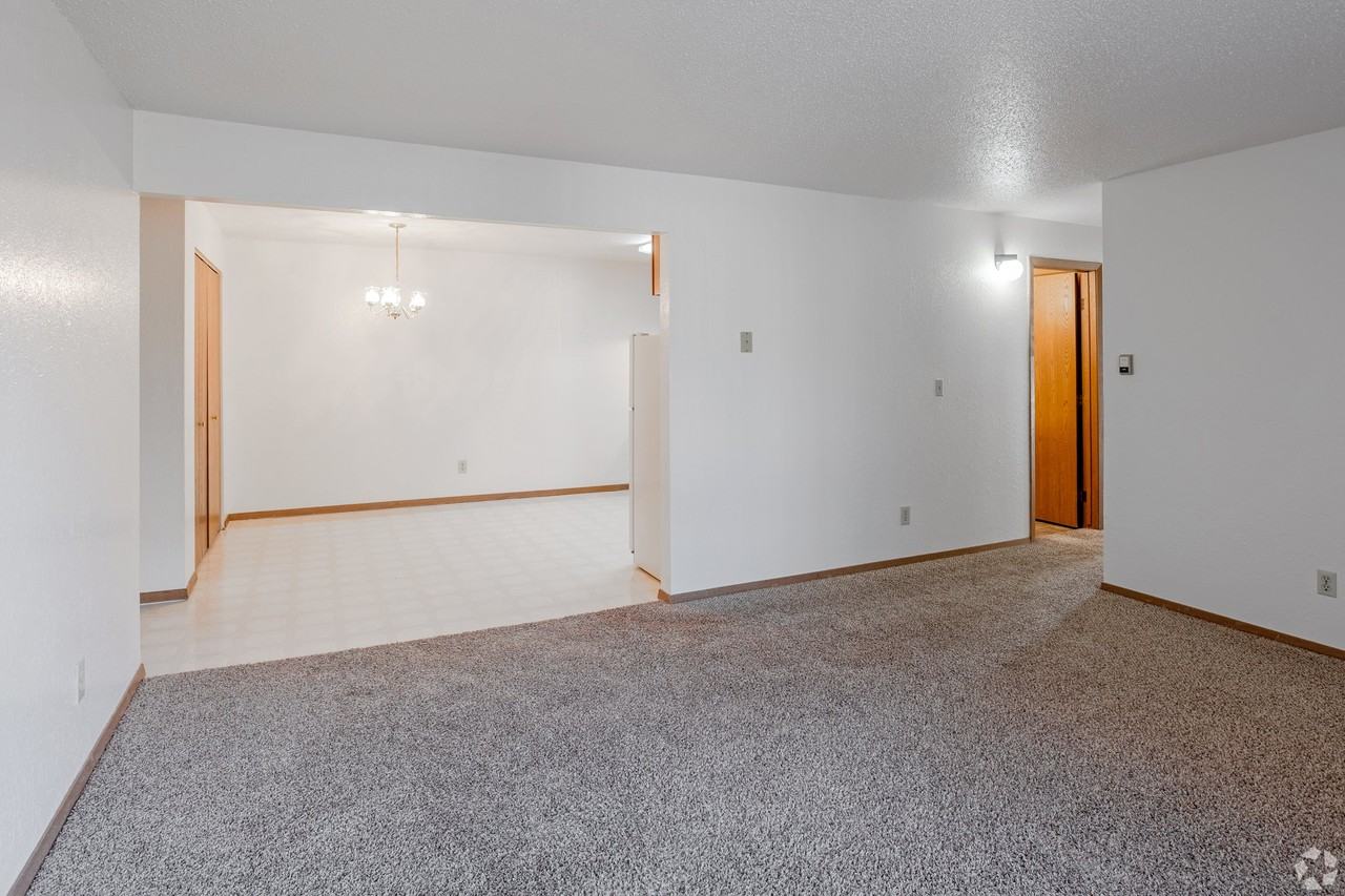 2609 Goettens Way #303 - Photo 5 of 10